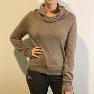 Cream Sweater size Medium